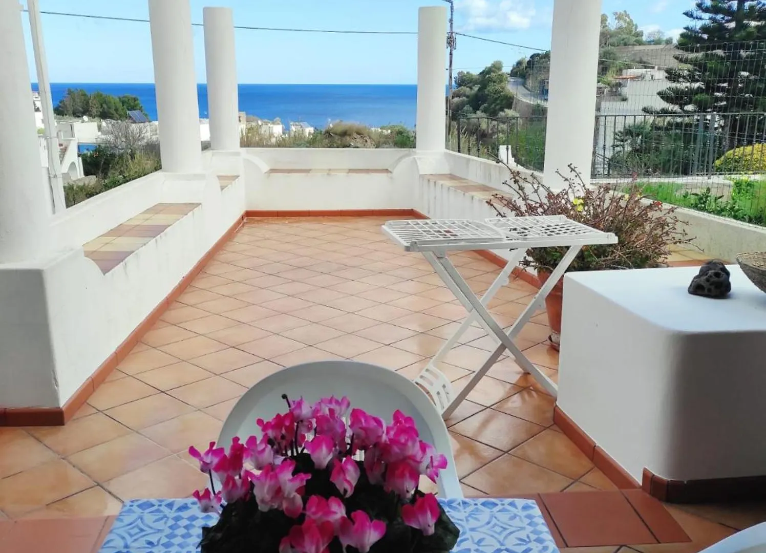 Apartamento Holiday Home Mennulita Lipari  Italia